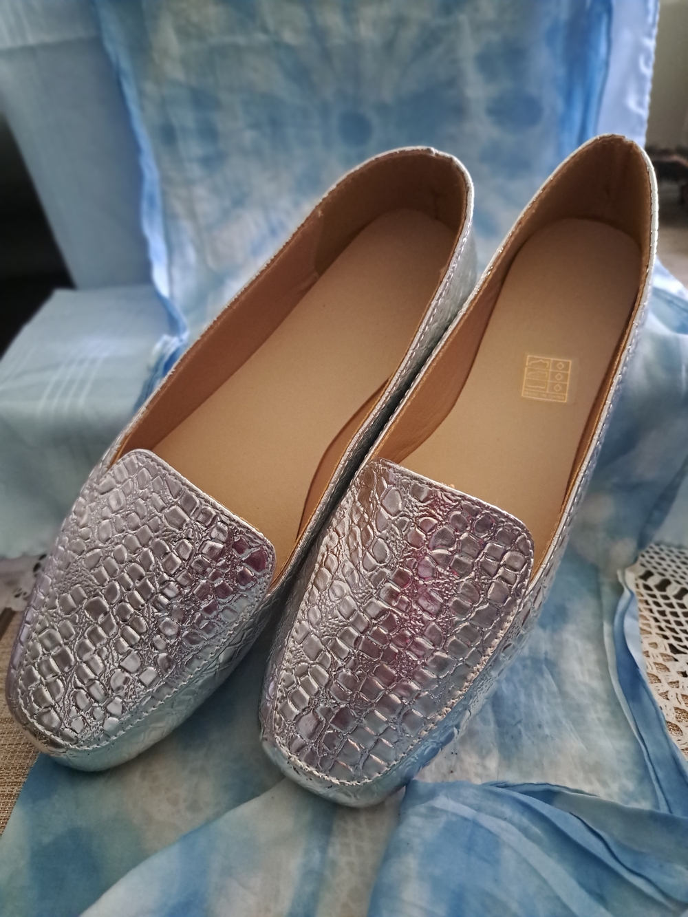 Metallic Silver Croc-Embossed Women’s Loafers